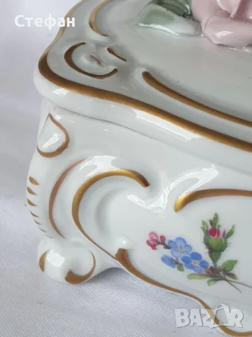 Порцеланова кутийка, снимка 3 - Антикварни и старинни предмети - 50133359
