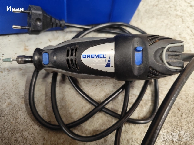 Комплект на мултишлайф DREMEL 300 с куфар и аксесоари, снимка 8 - Куфари с инструменти - 53750040