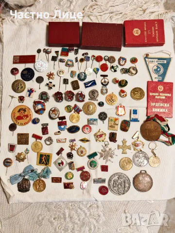 Голям Лот Значки Медали Плакети Знаци Кутии, снимка 1