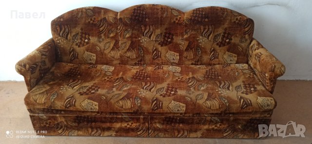 Разтегателен диван с две чекмеджета 