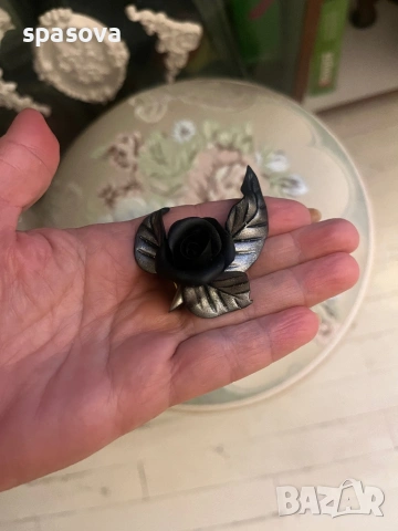 Брошка Роза