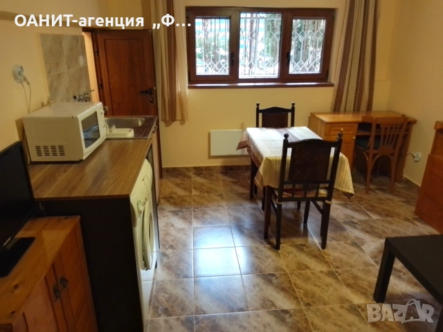 Полусутеренна боксониера, Лозенец 