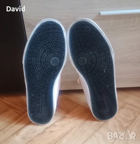 Оригинални маратонки Nike SB Charge Suede, снимка 4 - Маратонки - 56378483