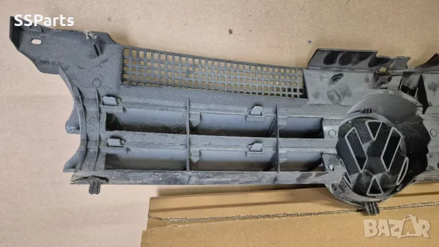 VW Golg IV (1997-2005) - Радиаторна решетка с емблема , снимка 4 - Части - 50150283