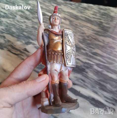 Продавам статуетка рицар