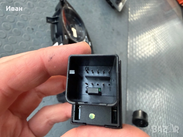 ОРИГИНАЛНИ Табло-Километраж/ Копче Рьчна/Копче Фарове за-Vw Passat 6/7-, снимка 14 - Части - 53843293