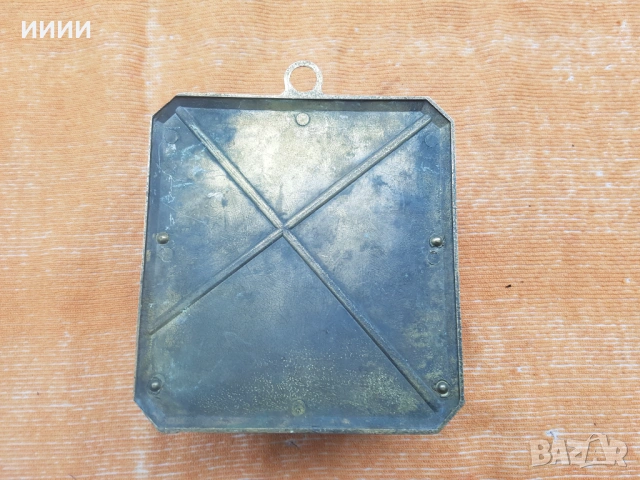 Бронзова кутия, снимка 2 - Антикварни и старинни предмети - 53474957