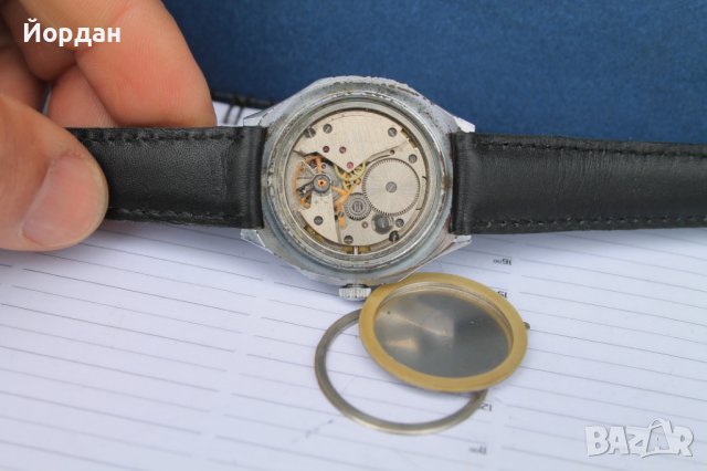 СССР часовник "Восток" командирски, снимка 10 - Антикварни и старинни предмети - 40350248