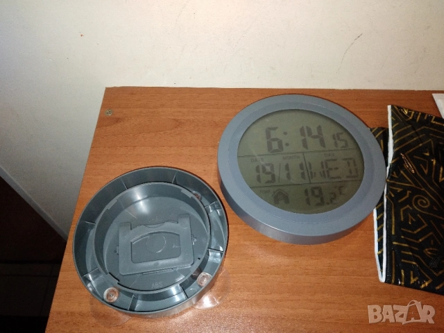 Часовник с календар и термометър AURIOL, снимка 7 - Други стоки за дома - 52461322