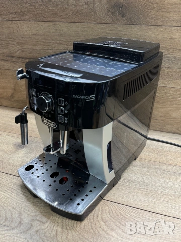 Кафемашина Delonghi MagnificaS Type:ECAM21.116.SB, снимка 4 - Кафемашини - 53736913