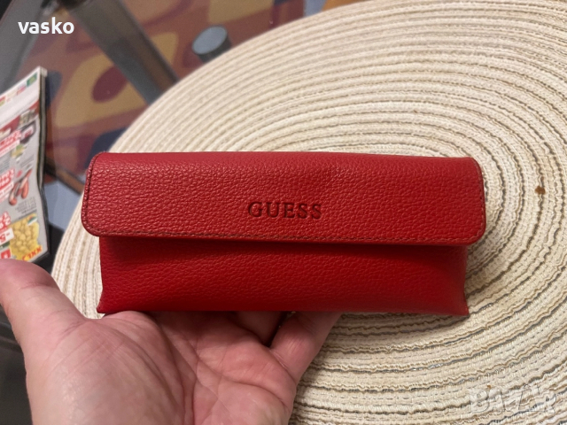 Калъф за очила Guess