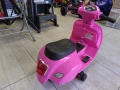 Акумулаторен мотор Vespa GTS Sport розов, снимка 4