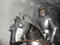 Голяма декоративна фигура: Рицар на кон от метал и дърво 57 см, снимка 3