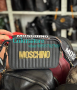 Черна чанта Moschino кодSG-24A, снимка 1 - Чанти - 44745948