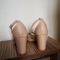 Нови бежови дамски сандали на ток 38 размер стелка естествена кожа, снимка 3 - Дамски обувки на ток - 41430115