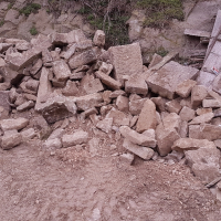 Бордюри, дялaн камък за зид, дувар, ограда, яма.., снимка 8 - Строителни материали - 44531684