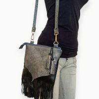 Мини дамска чанта от естествена кожа с ресни , снимка 3 - Чанти - 41368997