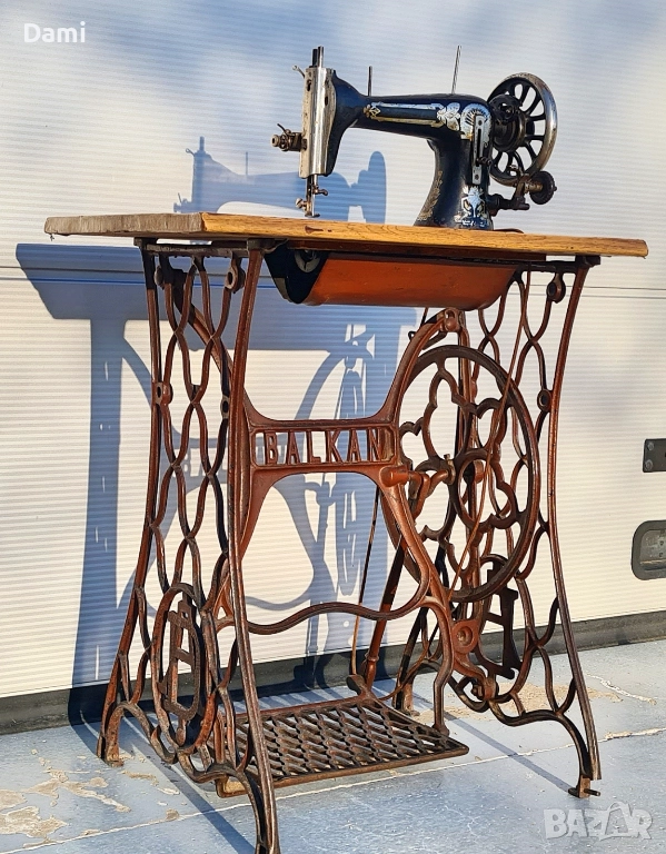 Крачна шевна машина Балкан, снимка 1