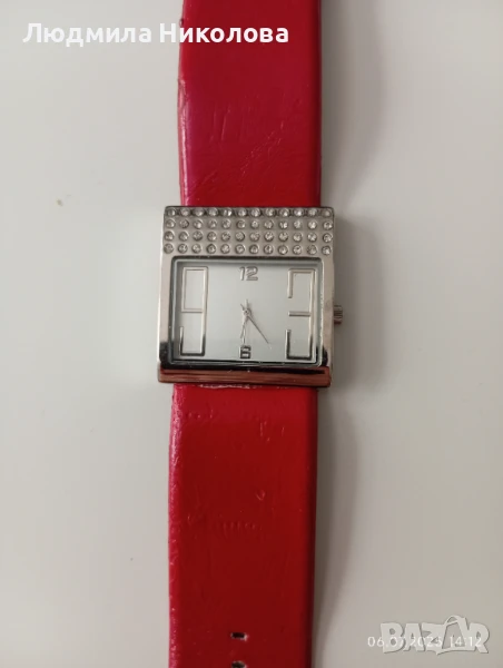 Дамски часовник Avon, снимка 1