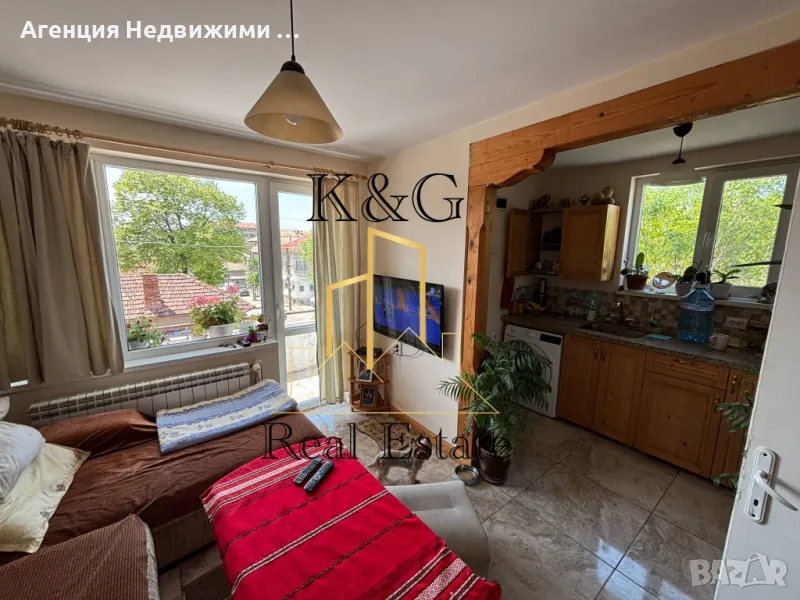 Етаж от къща - кв " Варош " , снимка 1