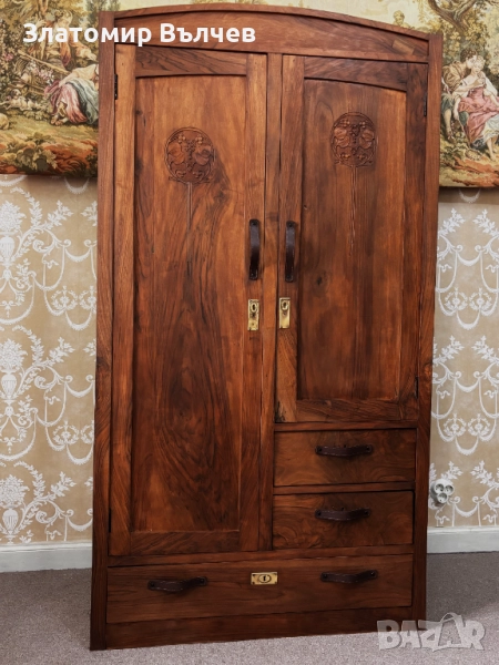 Реновиран гардероб от масивно дърво , снимка 1