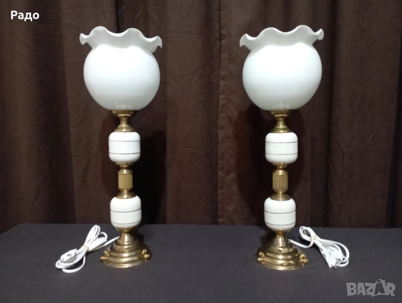 Комплект от две порцеланови лампи с бели стъклени абажури, снимка 1