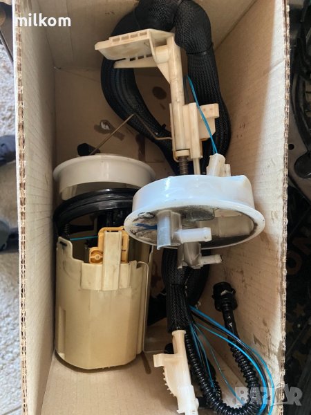 Помпа гориво мерцедес е класа w211 дизел 2002 - 2009, снимка 1