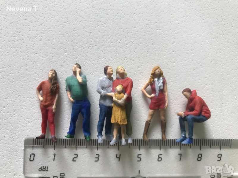 човешки фигури за макети ОЦВЕТЕНИ, снимка 1
