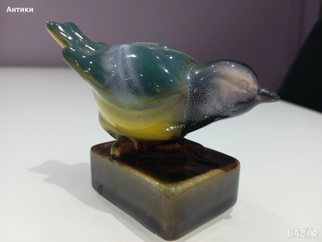 Порцеланова стара фигура на птичка маркирана , снимка 1