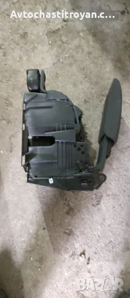 Подлакътник VW golf 5, снимка 1