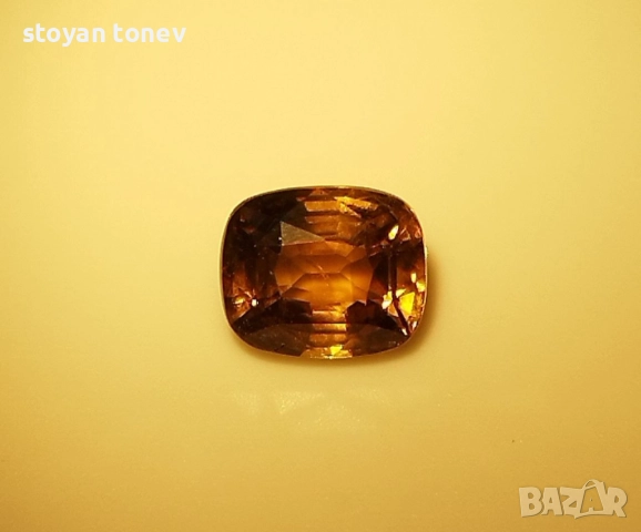 Рядък александрит с драматично променящ се цвят 1.52кт.! Сертифициран! Нов!, снимка 8 - Други - 52173924