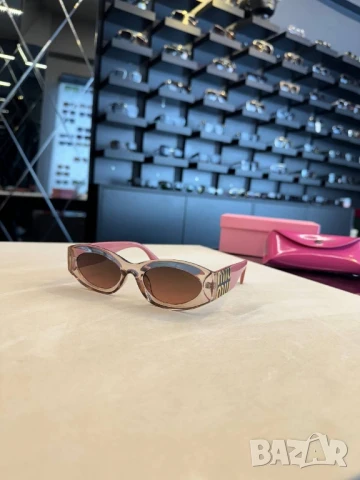 очила с черен обикновен калъф и ув защита miu miu , снимка 2 - Слънчеви и диоптрични очила - 51278122