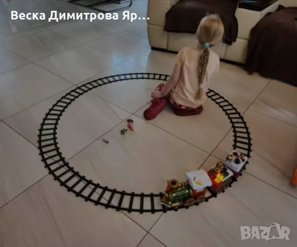 Светещо и музикално коледно влакче с релси, снимка 4 - Коледни подаръци - 47558507
