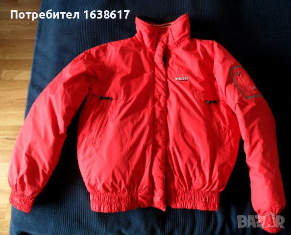 Дамско яке Peak Performance.