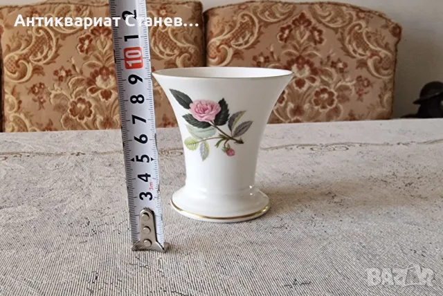 🌹Малка кокетна ваза от костен порцелан с декорация роза

, снимка 2 - Декорация за дома - 50143294