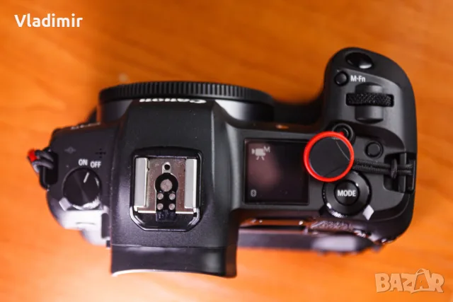 Canon EOS R + оригинален Battery Grip + 3 батерии + RF 50mm f/1.8, снимка 4 - Фотоапарати - 56324140