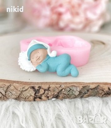 бебе момченце облегнато на възглавница с качулка силиконов молд форма фондан гипс декор