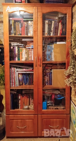 Кухненски бюфет шкаф библиотека от масив череша