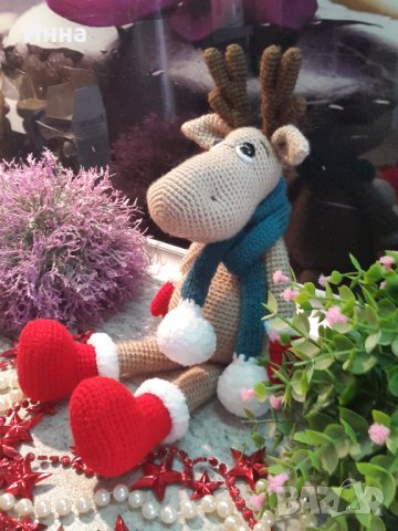 Подарък за Коледа. Елен /Рудольф с шал/, Ръчно изработена, Плетена играчка, снимка 2 - Плюшени играчки - 42626466