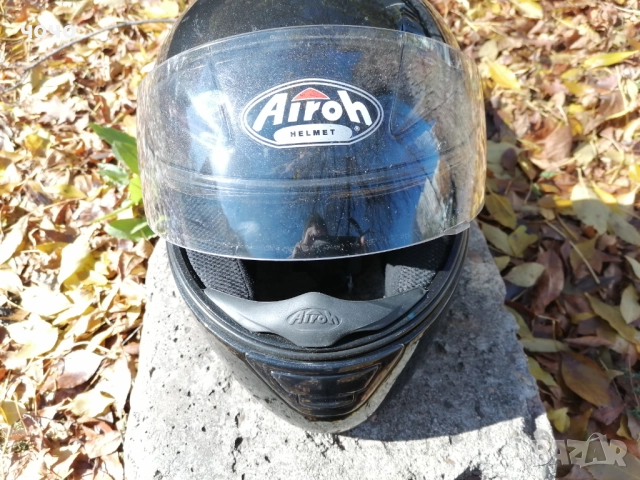 Каска за мотор XL Airoh кажи-речи нова