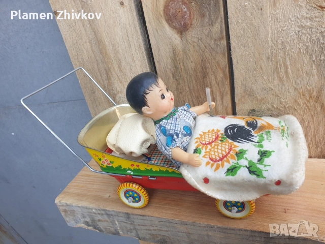 стара метална играчка /кукла в метална детска количка / , снимка 6 - Колекции - 53872323