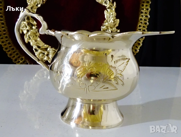 Викторианска бронзова кана,каничка,гравирана. , снимка 5 - Антикварни и старинни предмети - 52417332