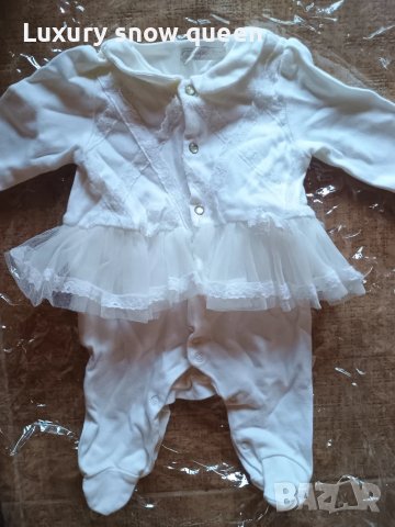 бебешки гащеризончета в бяло с бродерия 