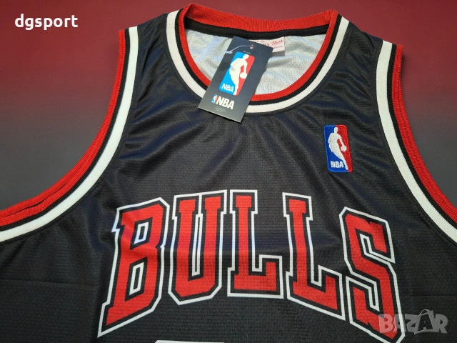 Баскетболен потник на Майкъл Джордан #Чикаго Булс #23# Mitchell&Ness!, снимка 3 - Баскетбол - 52572447