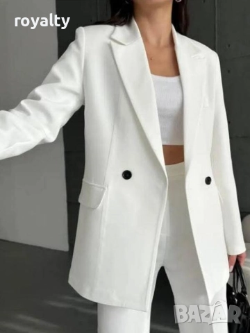 Бяло елегантно дамско сако
