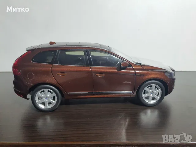 Умален модел VOLVO XC 60 мащаб 1:18, снимка 9 - Колекции - 49775873