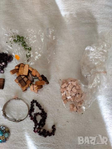 Декорация за гривни , снимка 2 - Ръчно изработени сувенири - 39374559