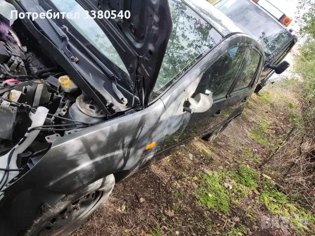 Форд Фиеста 1.4 / 80 кс. 2004 година  ПРОДАВА СЕ НА ЧАСТИ , снимка 3 - Автомобили и джипове - 47487101