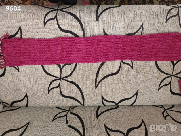 Ръчно плетиво шапка и шал, снимка 2 - Други - 52431591