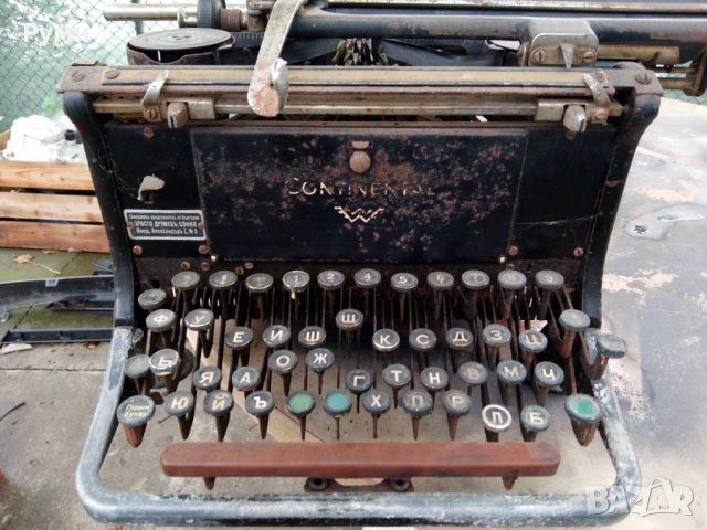 Стара пишеща машина, снимка 2 - Антикварни и старинни предмети - 42222663